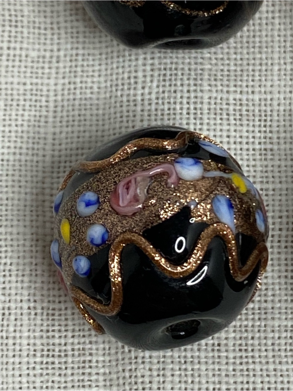 Venetian Beads Wedding Cake Art Glass 6 Round Black Gold Handblown Size 16mm